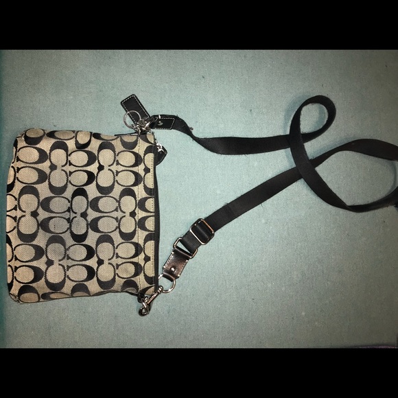 Coach crossbody purse - Picture 4 of 4